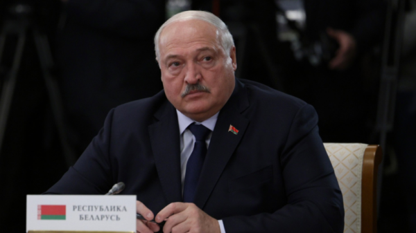 Лукашенко предположил, что США могут попробовать столкнуть Россию с Китаем Лукашенко предположил, что США могут попробовать столкнуть Россию с Китаем