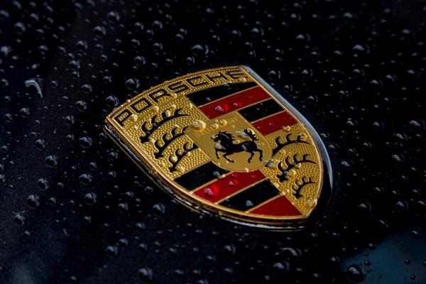 
        Чешские СМИ: Porsche планирует сократить 1900 рабочих мест за четыре года
      