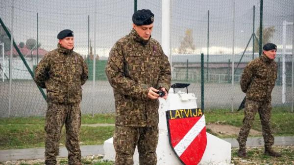 
Латвийские журналисты &laquo;уличили&raquo; Минобороны страны в закупках 2,6 кг российского чая и 7 кг белорусской соли
