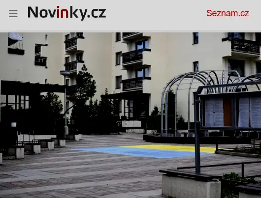В Праге нарисовали украинский флаг у русских домов, полиция преследует семерых активистов
В Праге нарисовали украинский флаг у русских домов, полиция преследует семерых активистов