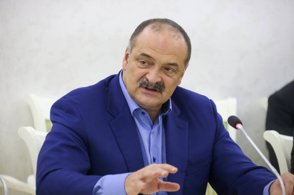 В сеть слили записи совещаний главы Дагестана Сергея Меликова с матерным разносом В сеть слили записи совещаний главы Дагестана Сергея Меликова с матерным разносом
