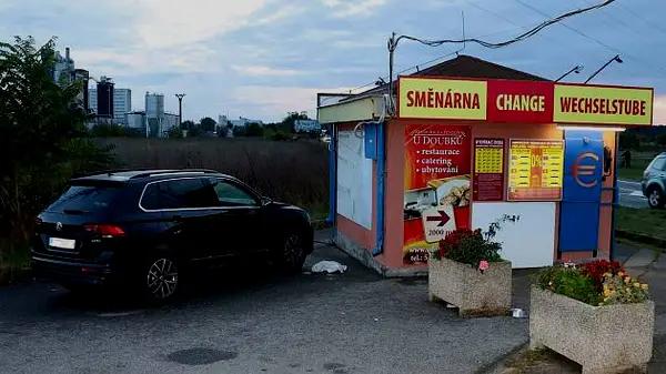 Как в фильмах Тарантино: сотрудник обменного пункта стрелял в нападавших, трое получили ранения
Как в фильмах Тарантино: сотрудник обменного пункта стрелял в нападавших, трое получили ранения