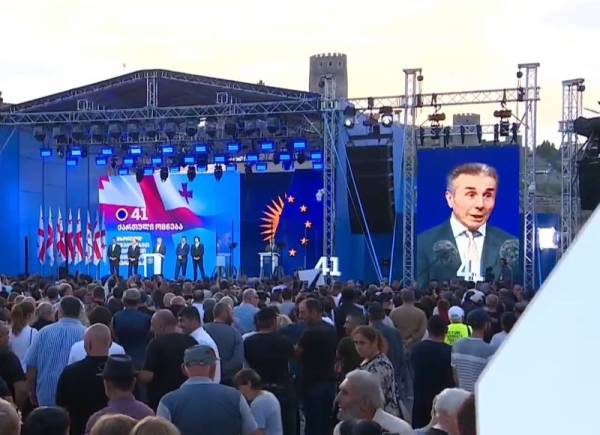 
        Справится ли &laquo;Грузинская мечта&raquo; с &laquo;революцией&raquo; иноагентов и сексменьшинств?

      