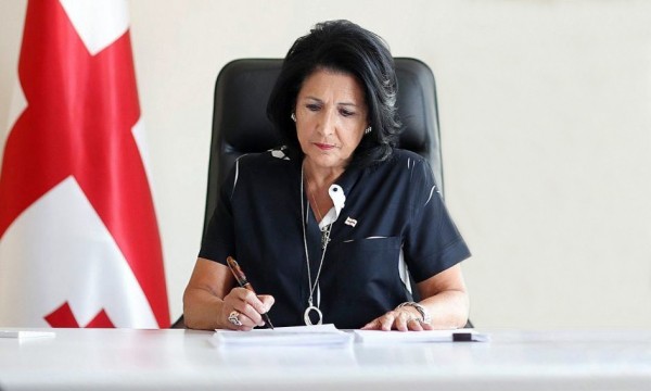 Президент Грузии согласилась назвать состав &laquo;технического правительства&raquo; после выборов