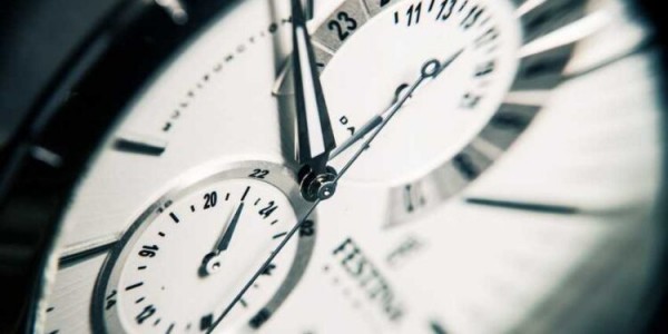 Дети возвращаются в темноте домой: глава Минтруда дала совет родителям школьников
