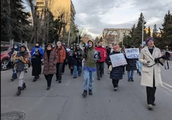 Протестные акции в понедельник начались в Тбилиси с 8 утра