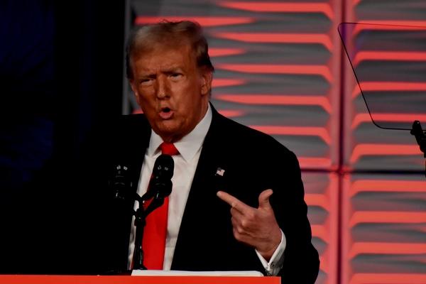 
        Трамп хочет отменить большинство контрактов на международную помощь, включая чешские организации
      