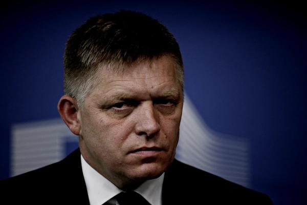 
        Словакия не будет поддерживать Украину. Фицо отреагировал на встречу Зеленского с Трампом
      