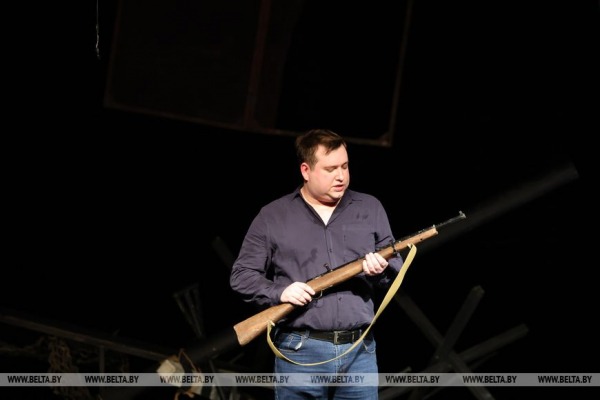 Пензенский театр юного зрителя представил в Могилеве спектакль "Кижеватов (страницы истории)" Пензенский театр юного зрителя представил в Могилеве спектакль "Кижеватов (страницы истории)"