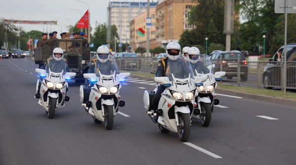 Брест принял республиканский автомотопробег МВД "На страже памяти Великого Подвига" Брест принял республиканский автомотопробег МВД "На страже памяти Великого Подвига"