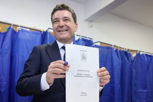 
        Корабль &laquo;Румыния&raquo; кренится на правый борт: Молдавия &ndash; &laquo;всё?&raquo;

      