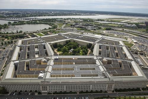 Рolitico: ряд указов Трампа вызвал неразбериху в армии США Рolitico: ряд указов Трампа вызвал неразбериху в армии США