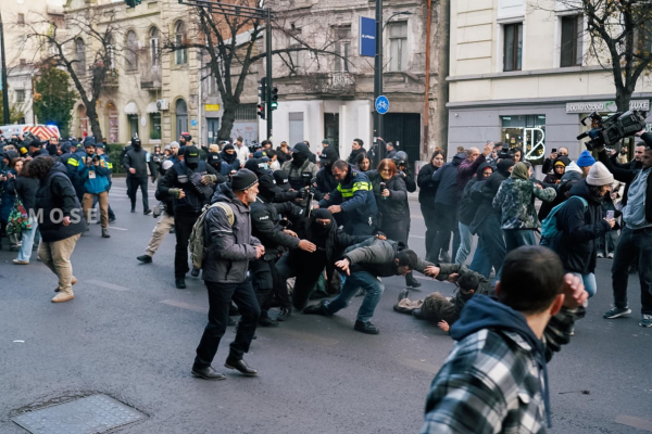 Правозащитники в Грузии требуют от МВД прекратить незаконные задержания мирных демонстрантов Правозащитники в Грузии требуют от МВД прекратить незаконные задержания мирных демонстрантов