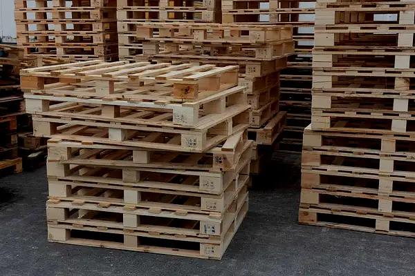 Рабочий бросил палету на голову украинца на стройке и отказался выплачивать ему компенсацию
Рабочий бросил палету на голову украинца на стройке и отказался выплачивать ему компенсацию