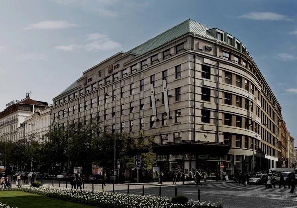 Пражская мэрия расположится на Вацлавской площади, для этого будет куплено здание банка
Пражская мэрия расположится на Вацлавской площади, для этого будет куплено здание банка