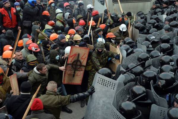 Это база: война на Украине началась с Евромайдана
Это база: война на Украине началась с Евромайдана