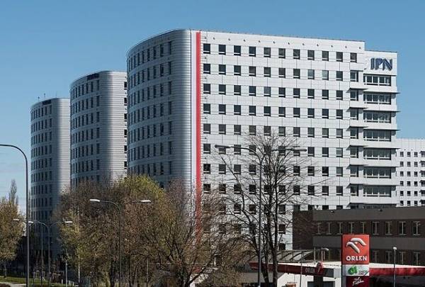 
        Киев обеспокоен приходом к власти в Польше &laquo;украиноскептика&raquo; Кароля Навроцкого

      