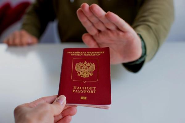 
        Палата депутатов Чехии одобрила поправку об ужесточении условий выдачи чешского гражданства россиянам
      