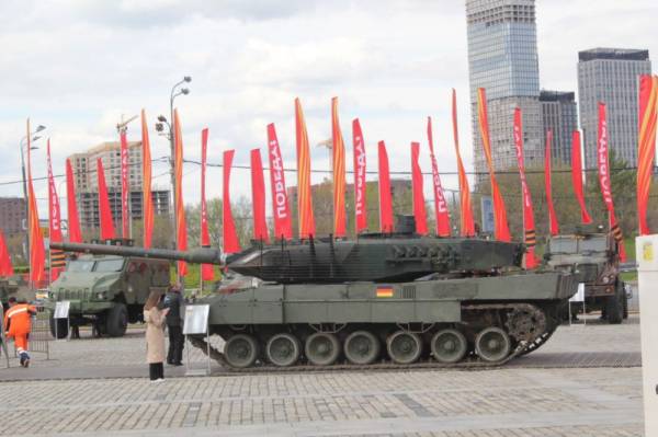Выставка трофейной техники в Москве: «Наше НАТО горько плачет…»
Выставка трофейной техники в Москве: «Наше НАТО горько плачет…»