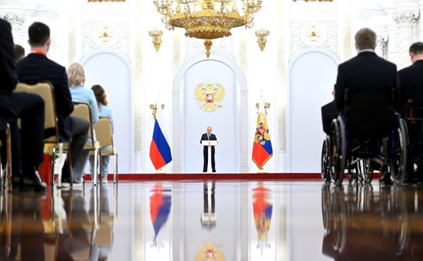 Четверть века назад Борис Ельцин отрекся от власти в пользу Владимира Путина Четверть века назад Борис Ельцин отрекся от власти в пользу Владимира Путина