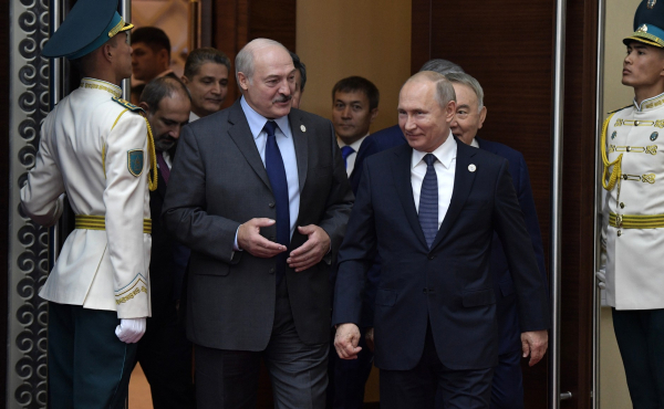 Путин и Лукашенко пошутили на английском перед Днем Победы Путин и Лукашенко пошутили на английском перед Днем Победы