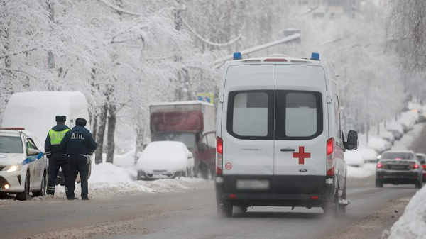 В Кировской области в результате аварии с микроавтобусом погибли три человека В Кировской области в результате аварии с микроавтобусом погибли три человека